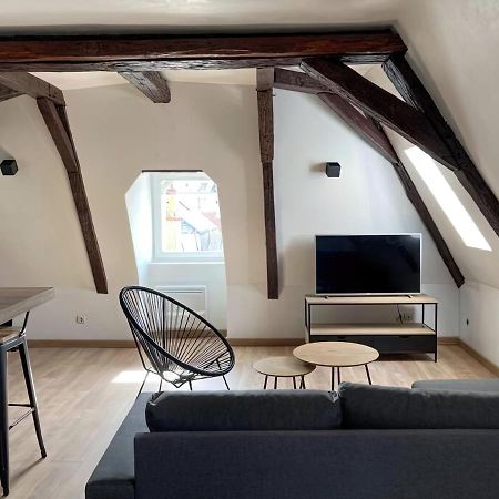 Vue Sur La Cathedrale - Au Coeur De Bourges Apartment Exterior photo